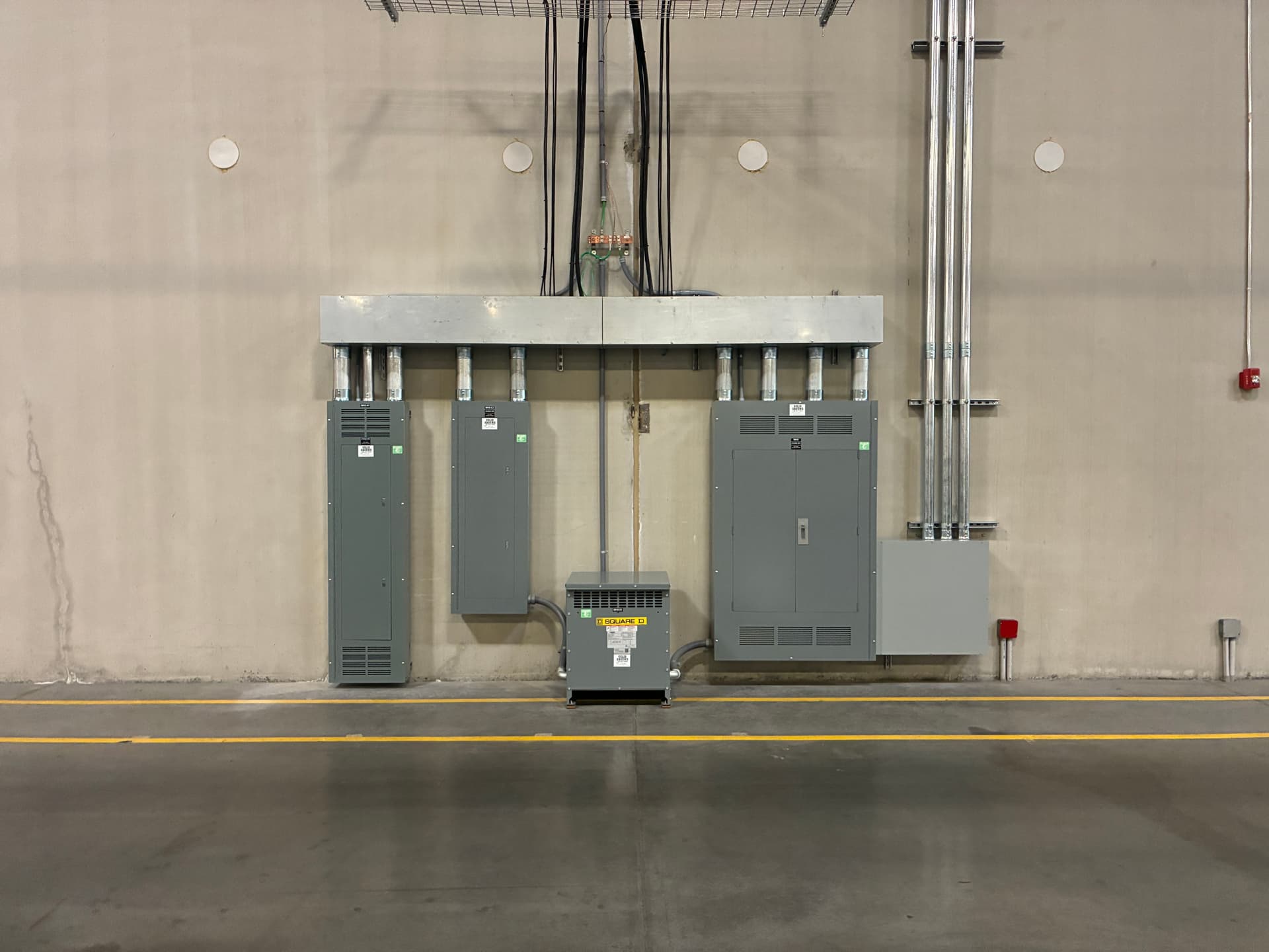 480V 800-Amp Distribution Panel Install for a Manufacturing Facility