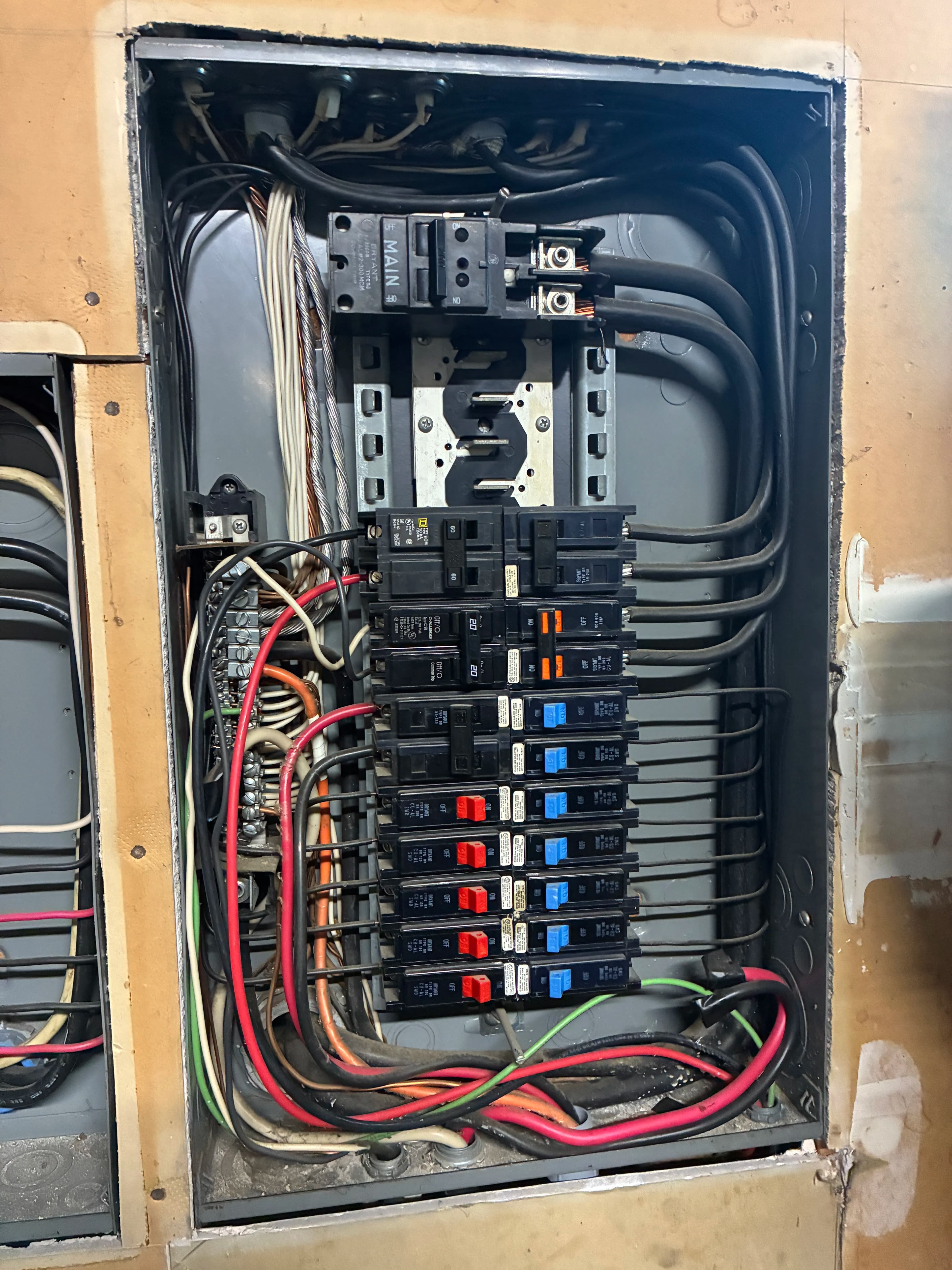 Project This Rare 300 Amp Service From 1978 Still Has It image